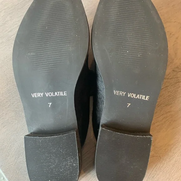 NWOT Black Calf Hair mules with silver stud detail. Sz 7.5 - Picture 9 of 15